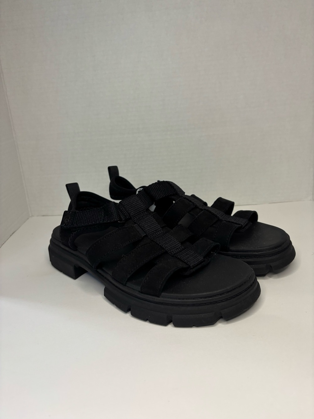UGG Girls Sandals Size 5